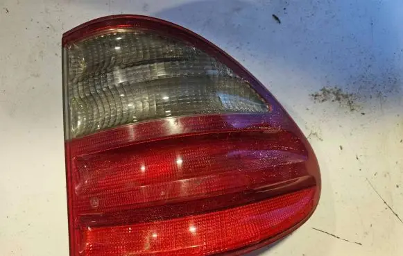 Mercedes-Benz E W210 Rear/tail lights A2108205464