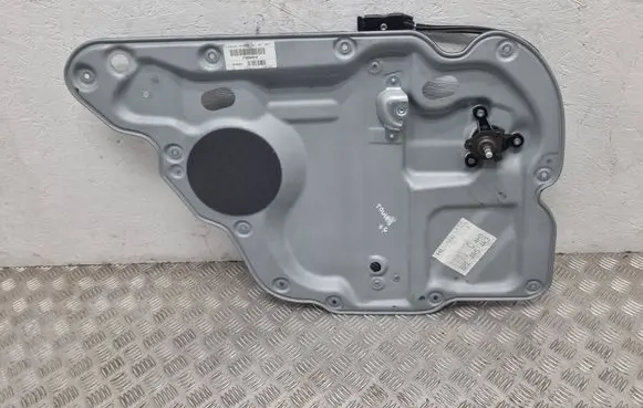 Volkswagen Touran I Rear door manual window regulator 1T0839461N