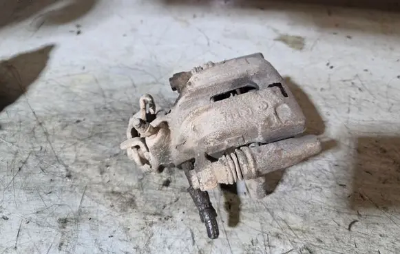 Rear brake caliper