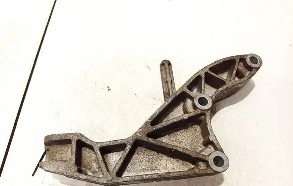 Opel Astra H Engine mounting bracket 24459826