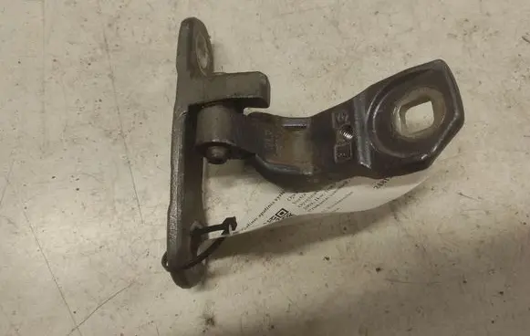Opel Vectra C Rear door lower hinge