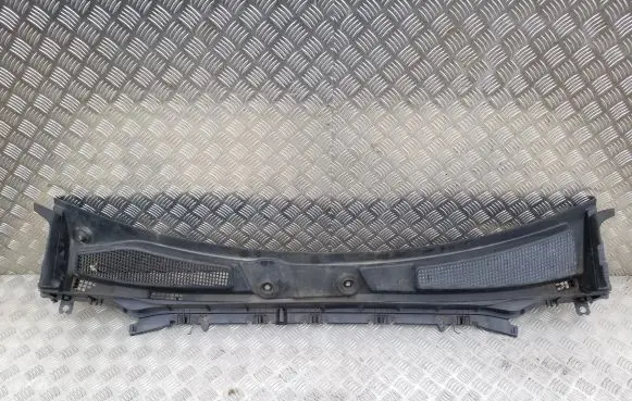 Mercedes-Benz EQB Wiper trim A2478300101