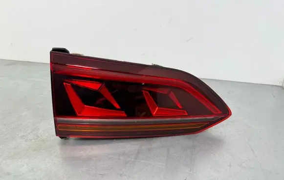 Volkswagen Touareg III Tailgate rear/tail lights 760945307
