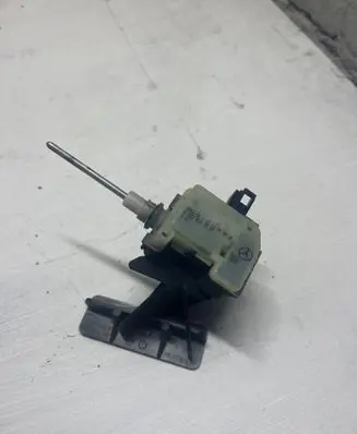 Mercedes-Benz E W211 Central locking motor A2038201997 855600