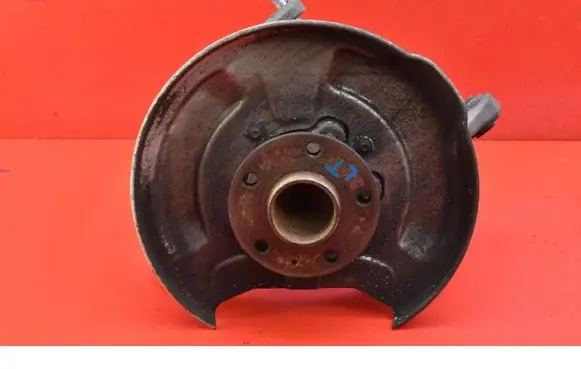 Front wheel hub spindle knuckle