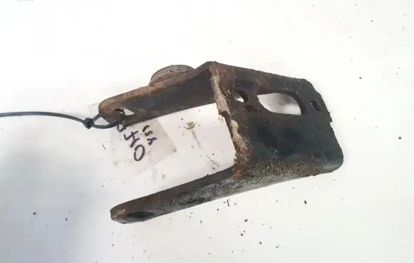 Toyota RAV 4 (XA20) Engine mounting bracket