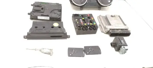 Renault Latitude (L70) Engine ECU kit and lock set 0281017068 237100941R 237100940R