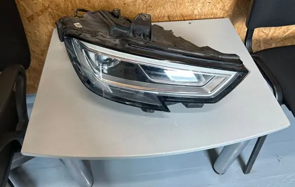 Audi A3 S3 8V Headlight/headlamp 8V0941034D 90104565 45451130