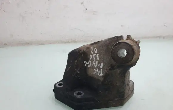 Mercedes-Benz GL X164 Engine mounting bracket A6422230204