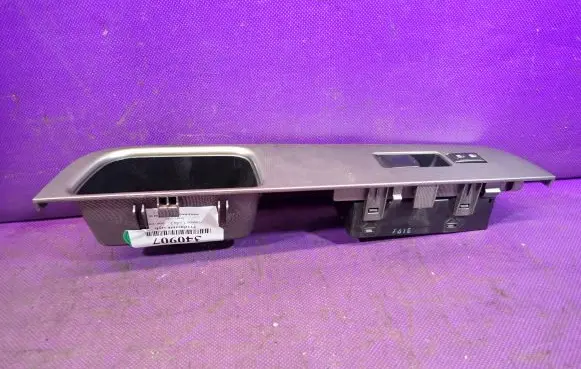 Nissan Versa Quarter vent window switch 80960EM31A