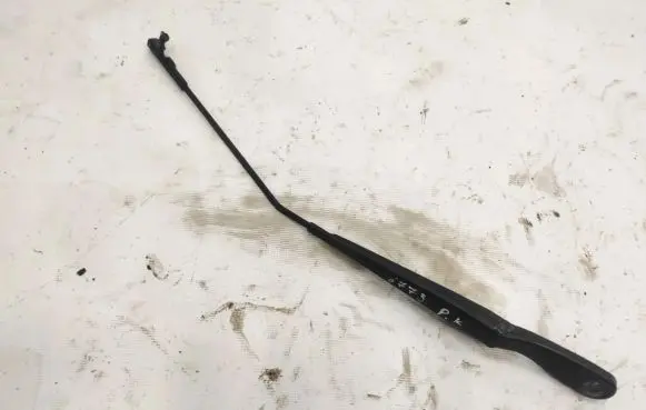 Volvo V50 Front wiper blade arm 30698239