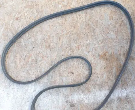 Subaru Legacy Loading door rubber seal (on body) 