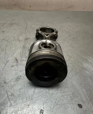 Nissan X-Trail T30 Piston with connecting rod 1151CB
