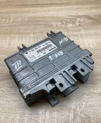 Volkswagen Golf III Engine control unit/module ECU 030906026R 0261203302