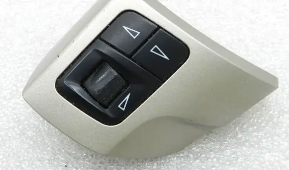 Opel Zafira B Steering wheel buttons/switches 13234174