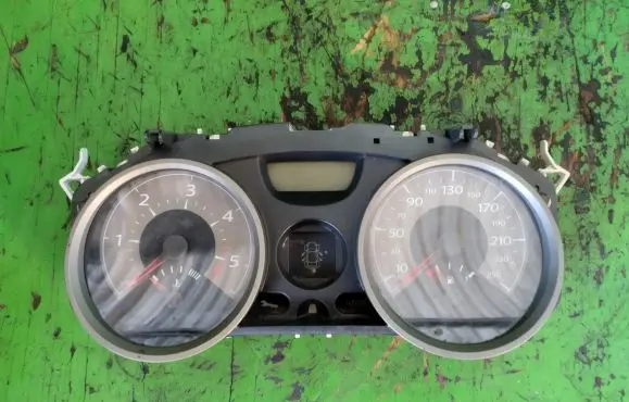 Renault Megane II Speedometer (instrument cluster) 8200720308