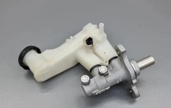 KIA Venga Master brake cylinder 32667182