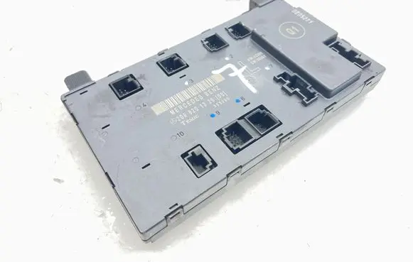 Mercedes-Benz CLK A209 C209 Door control unit/module 2098201326