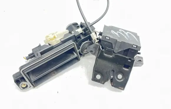 Mercedes-Benz E W211 Loading door lock A1717500185