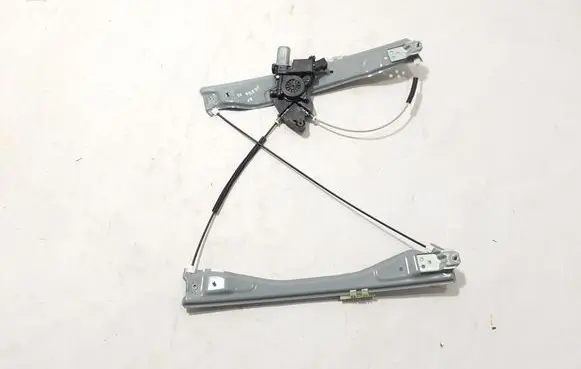Chevrolet Silverado Front door window regulator with motor 86818104