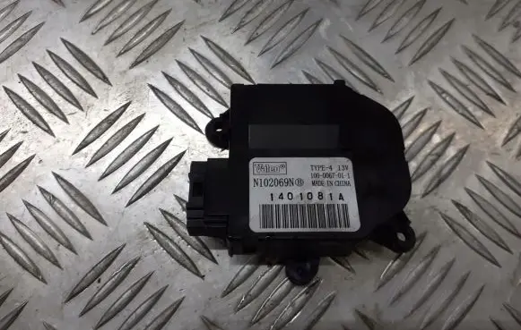 Peugeot 207 A/C air flow flap actuator/motor N102069N