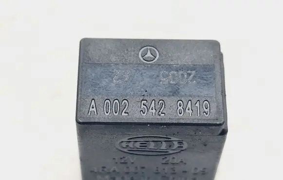 Mercedes-Benz B W246 W242 Other relay A0025428419 4RA00781309