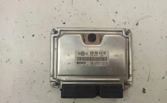 Volkswagen PASSAT B5.5 Trunk lid opening control unit 