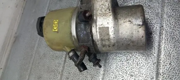 Opel Zafira A Power steering pump