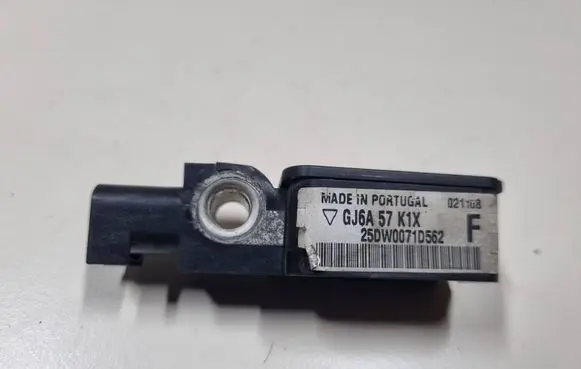 Mazda 6 Airbag deployment crash/impact sensor GJ6A57K1X 25DW0071D562 021108