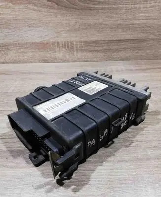 Volkswagen PASSAT B3 Engine control unit/module ECU 443907403G 0280000739