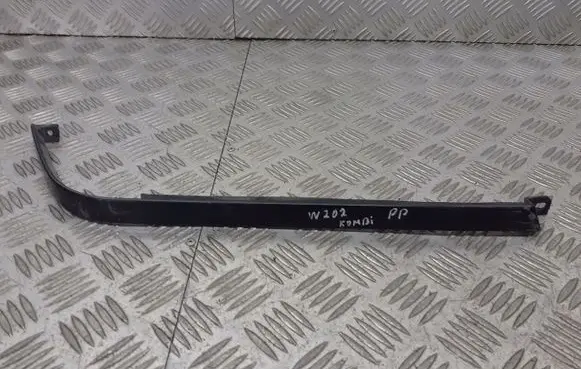 Mercedes-Benz C W202 Under headlight/headlamp trim 
