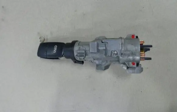 Audi A4 S4 B6 8E 8H Ignition lock
