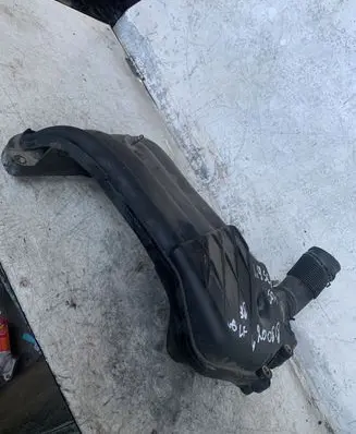 Volkswagen Golf IV Intake manifold