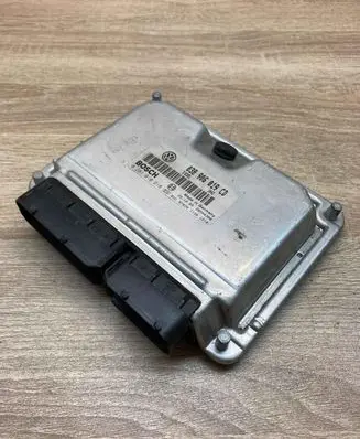 Volkswagen PASSAT B5 Engine control unit/module ECU 038906019CD 0281010218