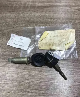 Volkswagen Golf II Ignition key/card 191827573A