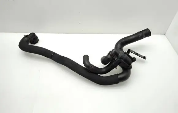 Audi Q3 8U Engine coolant pipe/hose 5N0122291F 5N0121093A 323220