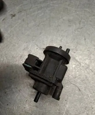 Mercedes-Benz Vaneo W414 Turbo solenoid valve A0005450527