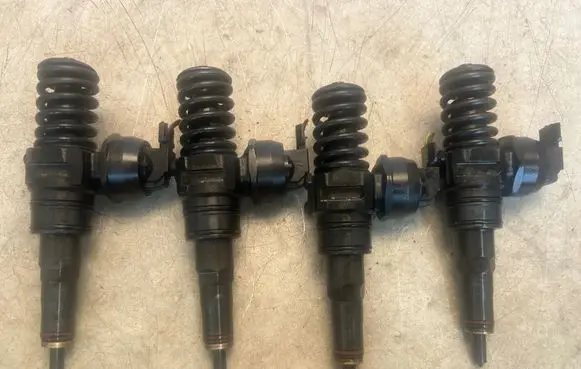 Hyundai i20 (PB PBT) Fuel injectors set 0414720216