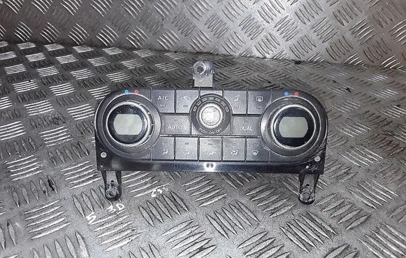 Nissan Qashqai Climate control unit 27500br45d