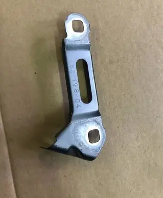 BMW 2 F45 Fender mounting bracket