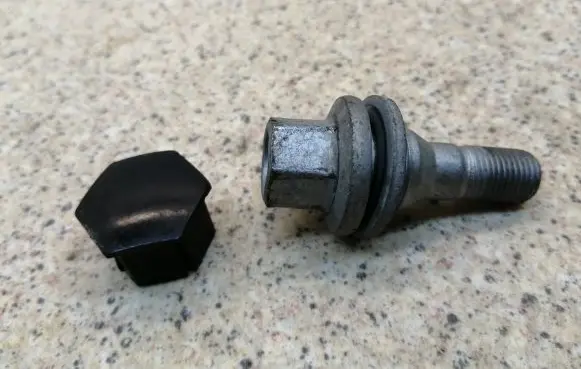 Opel Corsa F Nuts/bolts 
