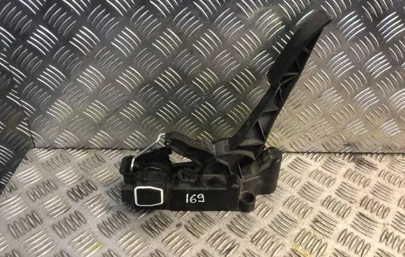 Mercedes-Benz A W169 Accelerator throttle pedal 1693000204