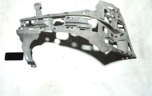 Front bumper mounting bracket