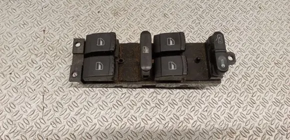 Volkswagen Golf IV Electric window control switch 1J4959857D