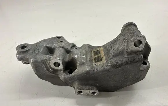Volvo S60 Generator/alternator bracket 31401932 31430702 31670108