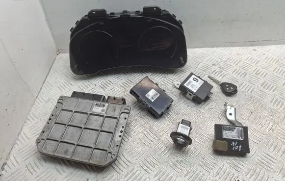 Toyota Avensis T270 Engine ECU kit and lock set M08380005M00 8380005M00 8966105D12