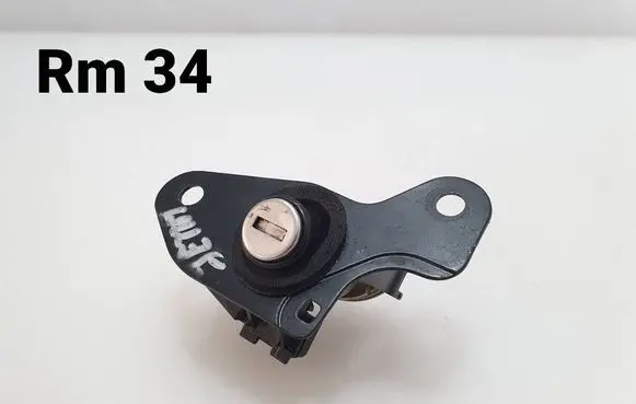 Volkswagen Jetta V Tailgate exterior lock 1T0827573