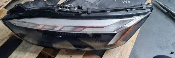 Audi S5 F5 Headlight/headlamp 8W6941039B