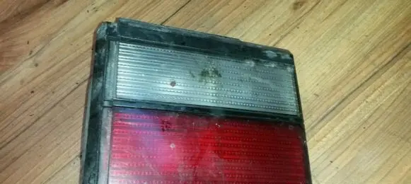 Volkswagen PASSAT B3 Tailgate rear/tail lights 333945108 Nenustatyta