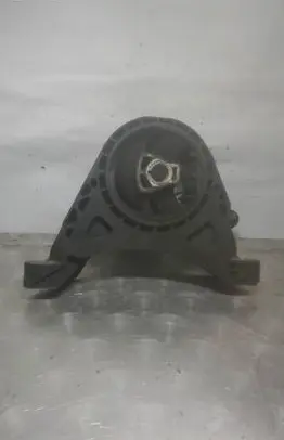 Opel Insignia A Engine mount bracket 13227769